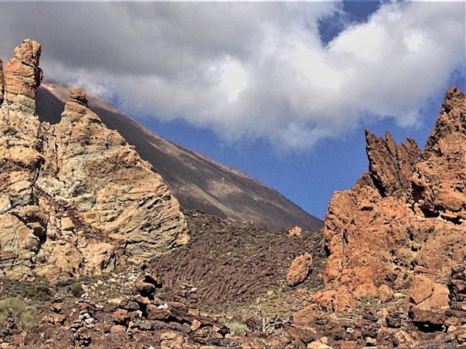 Erkalteter Lavastrom am Teide